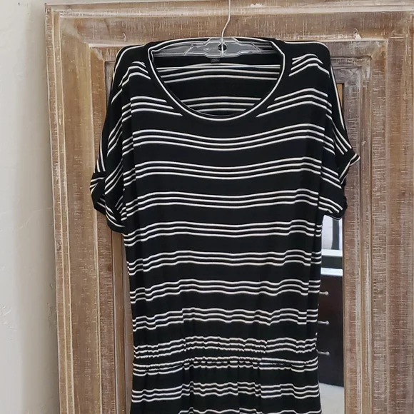 Banana Republic Tshirt midi dress - Picture 3 of 5